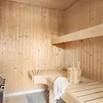 Four-bedroom With A Fireplace In Casa vacanze *