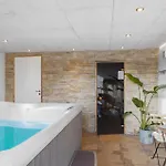 Casa vacanze Four-bedroom With A Fireplace In *