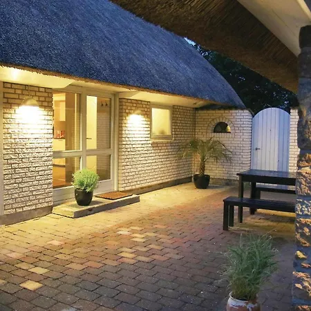 Casa vacanze Four-bedroom With A Fireplace In *