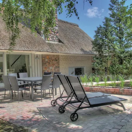 Prázdninový dům Four-bedroom With A Fireplace In Romo